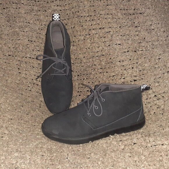 TREADLITE BY UGG-Canoe Chukka Sneaker-Black Nubuck-Sz 36-6-Near Mint - Picture 1 of 8